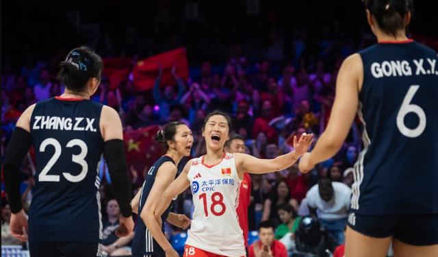 中国女排顶住压力美国站四场全胜 队员进步明显