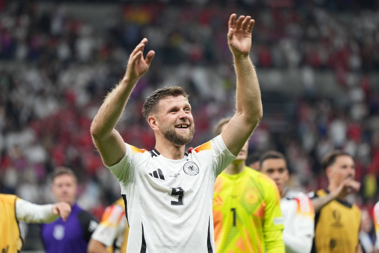 kaiyun-隆戈：菲尔克鲁格脚趾并非骨折而是骨裂，可能缺席未来2场比赛