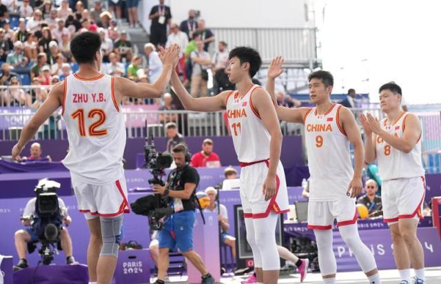 开云-三人男篮出局！进攻无力成最大短板