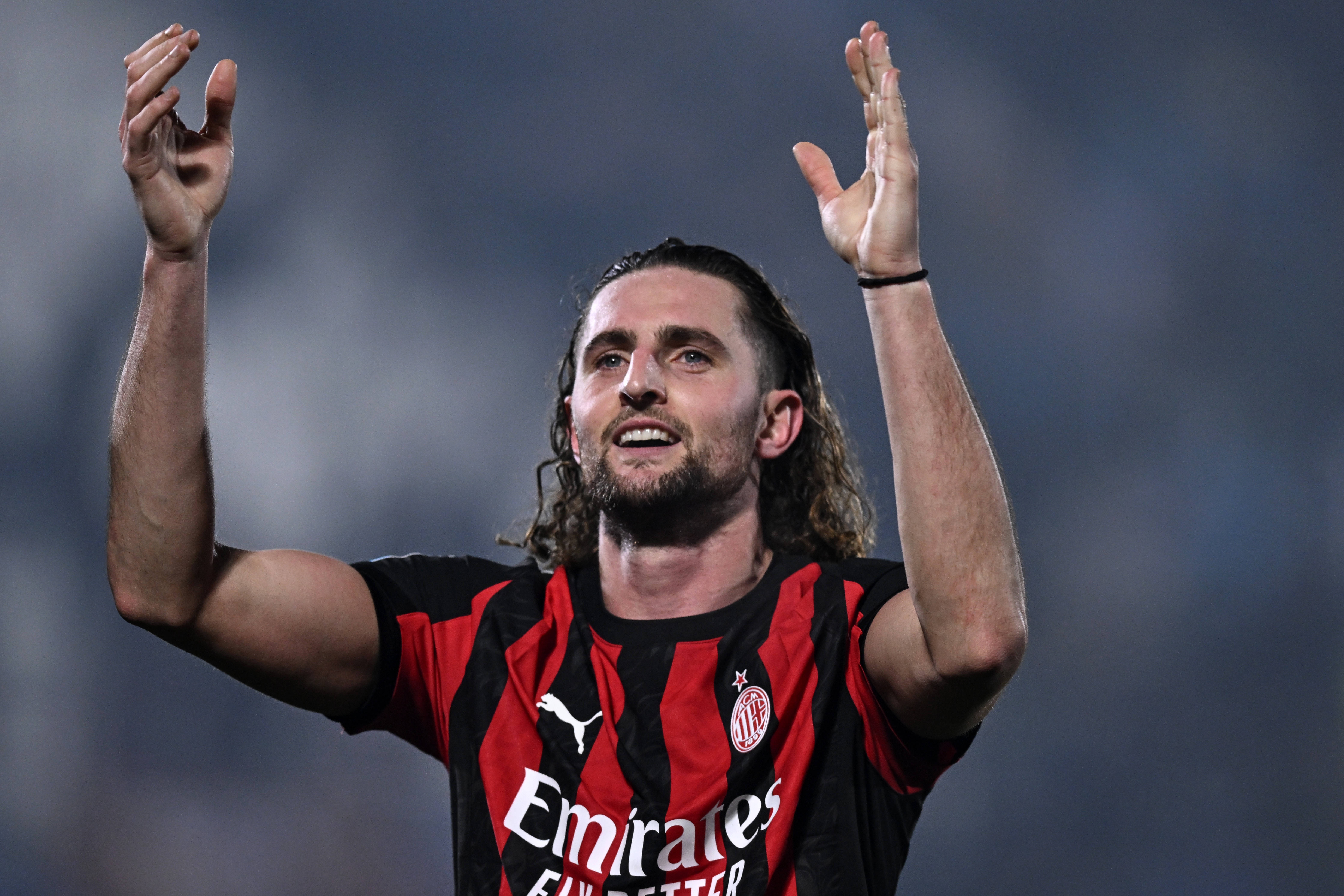 开云体育APP下载-低价高薪大核心！拉比奥特700万加盟920万年薪 13轮造7球米兰不败