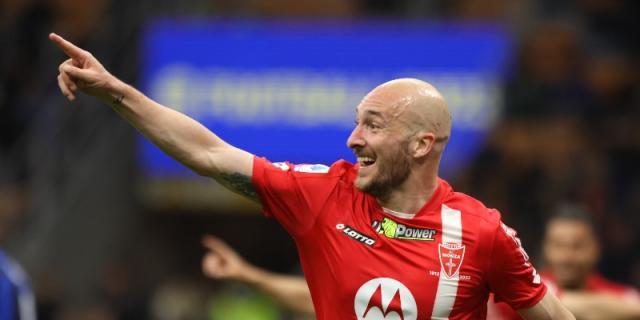 开云体育官网-后卫两次进球+门将三度救险！国米惨遭旧将反戈