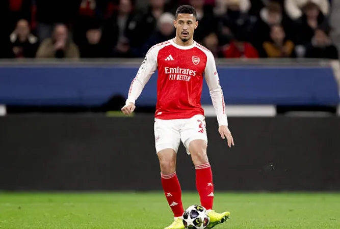 kaiyun-萨利巴本场数据：10次丢失球权，6次夺回球权，对抗6胜4