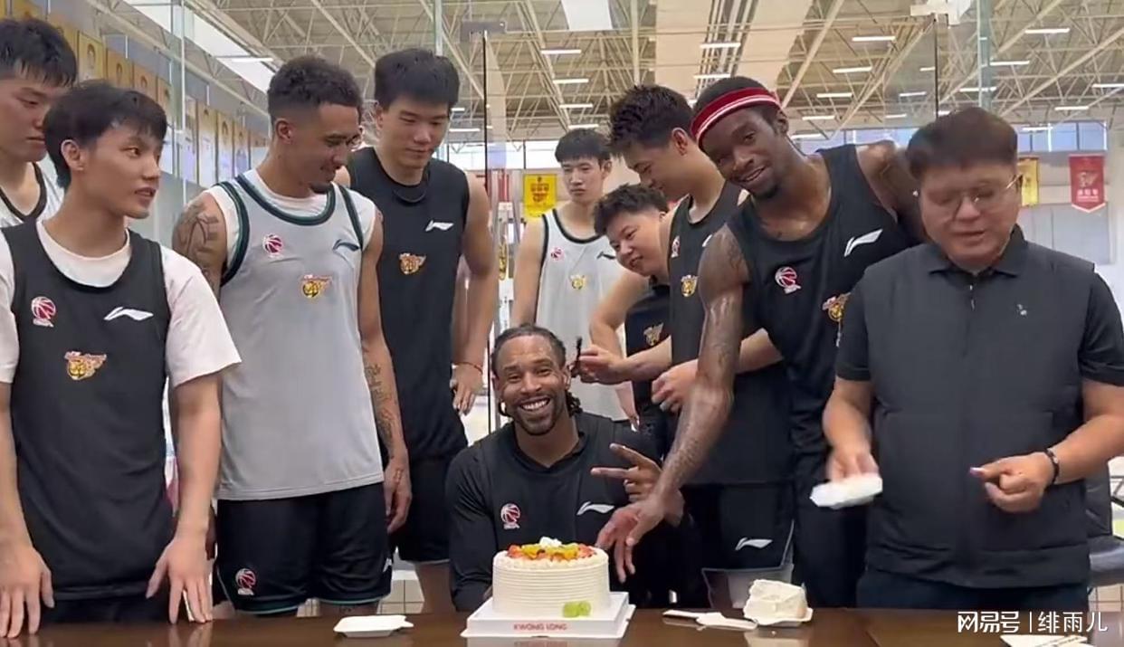 开云-广东队最新消息！杜锋保不住萨林杰，朱芳雨瞄准两大新内线！